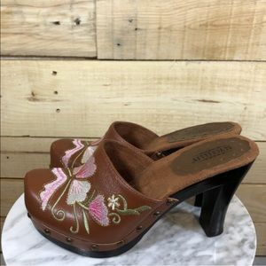 Seychelles - Embroidered Clogs